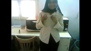 Gadis Arab Seksi Yang Menggoda