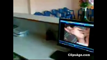 Ayah Bangunin Anak Tiri