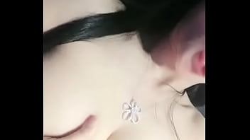 Gadis Tiongkok Montok Dan Seksi Sedang Menunggangi Kontol Besar Yang Keras