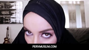 Victoria June, Gadis Arab Terseksi Yang Menggoda Dengan Nafsu Liarnya