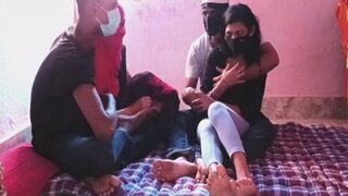 Video Panas Pasangan Benggala Dalam Permainan Empat Seks
