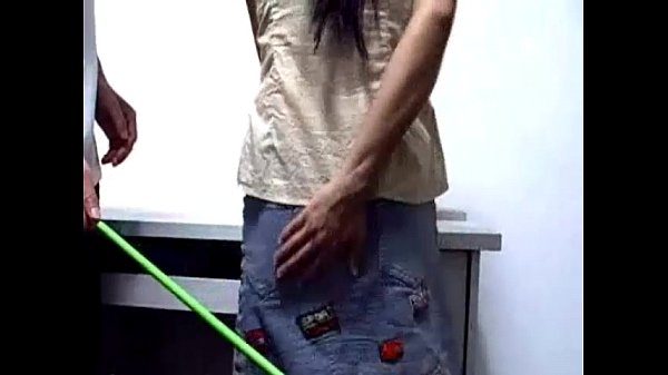 Hukuman Pantat Untuk Gadis Tionghoa Yang Nakal