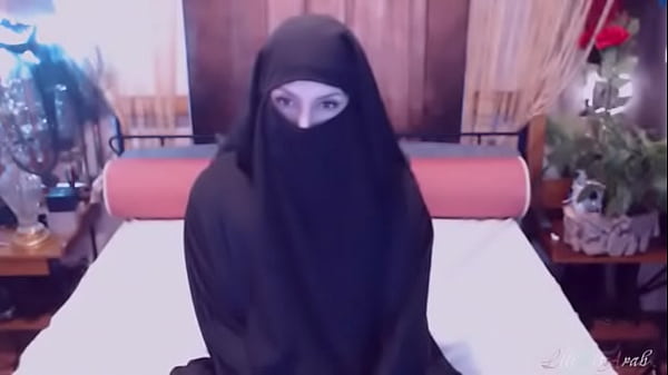 Pelacur Arab Membayar Gurunya Dengan Tubuh