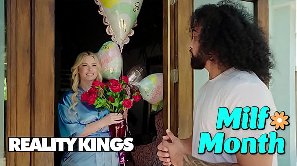 Jenna Starr Yang Bergairah Merayakan Hari Ibu Dengan James Yang Siap Memuaskan Dahaga Tubuhnya – Reality Kings