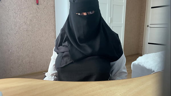 Milf Arab Menggoda Diri Sendiri Secara Live Di Obrolan Web