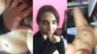 Gadis India Telanjang Menggoda Dengan Memperlihatkan Payudara Dan Pantatnya Yang Menggairahkan
