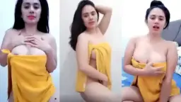 Kimaya Agata Telanjang Dengan Handuk Kuning Yang Menggoda