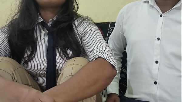 नौकरी के पहले दिन ही देसी बेबी का काम पूरा न होने पर बॉस ने ऑफिस में ही जमकर चोदा।