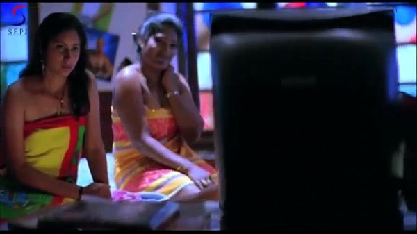 Gadis Nakal Nonton Mms – Adegan Panas – Zehreeli Nagin [2012] – Dub Hindi