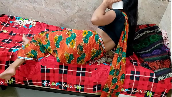 पति से फोन पर बात करते हुए भाई ने मेरी चूत को जोर-जोर से चोदकर फाड़ डाला।