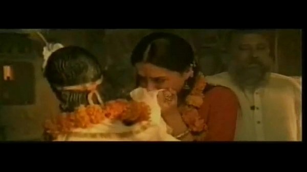 Kisne Kaha Pyaar Sirf Dil Mein Hota Hai? Is Pal Toh Badan Bhi Pukaar Raha Hai