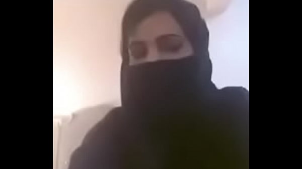 Hijab Doing: Kisah Panas Di Balik Kerudung
