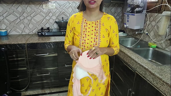Kamar Mandi Mein Bhabhi Ke Saath Gandi Baatein Karne Wala Bhai Sala