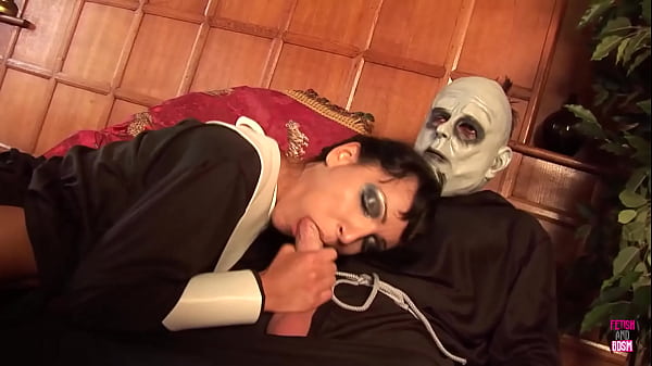 Video Retro Keluarga Addams Yang Seksi Penuh Dengan Adegan Bercinta Beramai-ramai Yang Membara