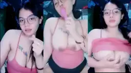Della Pamer Uting, Remas Tete Montok Bikin Greget