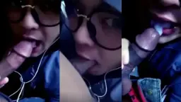Jilbab Tersedot Basah Di Mulut