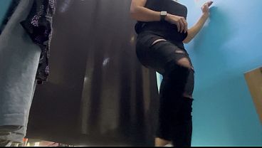 Ganti Baju Di Ruang Ganti, Cewek Rusia Montok Dengan Pentil Kencang, Bikin Makin Pengen.
