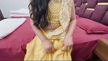 Bhabhi Bas Gili Chut Se Hi Manaye, Jab Devar Ka Gussa Aaye.