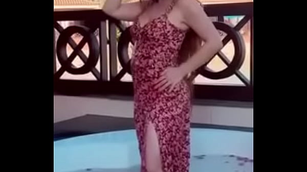 Goyangan Seksi Gadis Arab Yang Menggoda