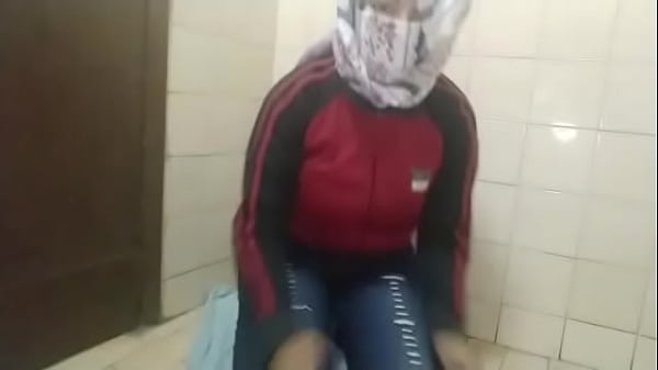 Muslimah Arab Tante Sange Live Cam: Sembur Memek Daripada Sholat