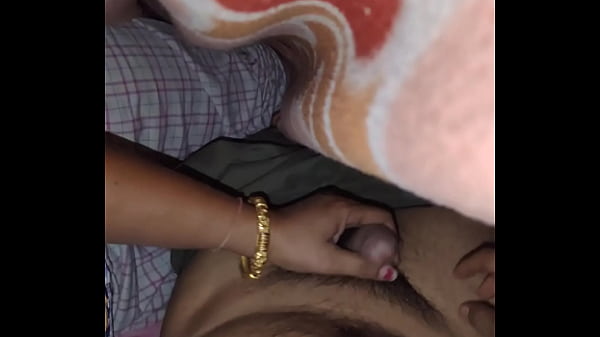 Maa Ke Sath Raat Bhar Ka Khel, Jab Tak Chudai Na Ho Puri.