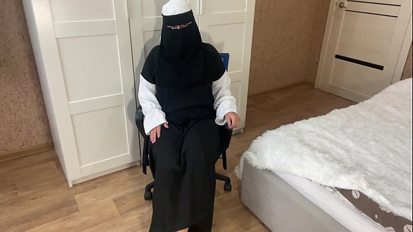 Tari Arab Sambil Mainin Memek Sempit Sampai Crot