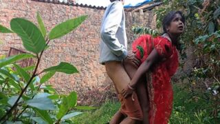 Bajingan Kurang Ajar Nekat Ngewe Bhabhi Di Luar Rumah, Bokep Desi Panas.