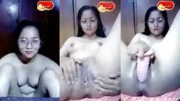 Bocah Manis Klarisa Belajar Omek Pake Dildo, Sampe Squirt Basah-basah.