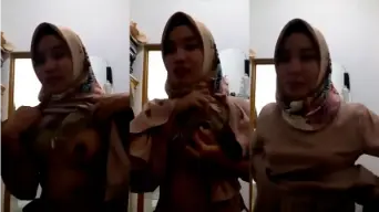 Guru Hijab Pamer Tetek Buat Selingkuhan