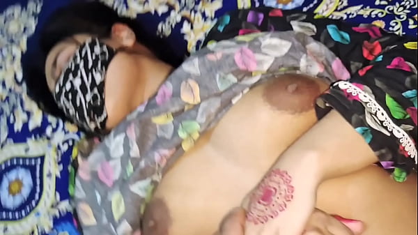 Ibu Tiriku Ngajarin Aku Soal Seks, Ngomong Kotor Pakai Bahasa Hindi, Erangan Liar, Ngewe Brutal.
