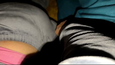 Ngentot Istri Tetangga Sambil Suami Nonton, Memek Basah Kena Kontol Gede, Selingkuh Panas Bikin Crot.