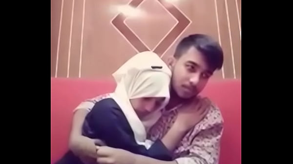 Desi Cewek Dan Cowok Lagi Ciuman Panas Di Hotel, Bikin Greget.