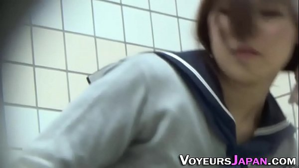 Cewek Jepang Remaja Mainin Biji