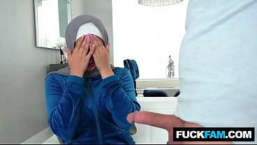 Tetangga Hijabi Kena Kejutan Kontol Sophia Leone, Nicky Rebel
