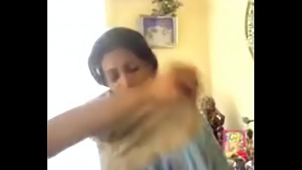 Malu-malu Tapi Pengen Diginiin Sama Pacar, Desi Manja