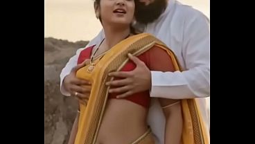 Desi Bhabhi Saree Me Boobs Dabake Sexy Romance Karti Hai