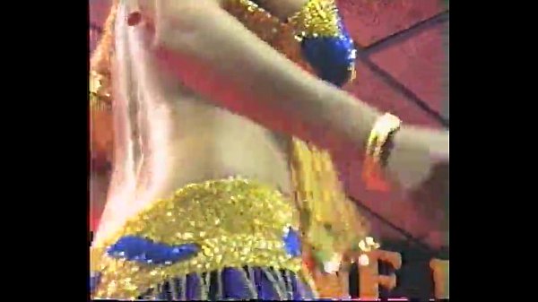 Tukang Goyang India Bikin Meleleh, Pamer Tubuh Seksi Bikin Mabuk Kepayang.