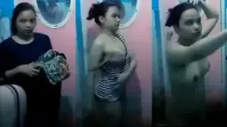 Ngintip Cewek Kos, Bikin Crot Makin Deras