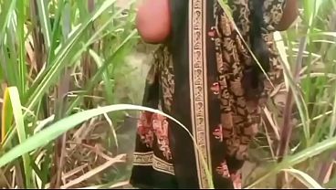 Ibu Tiri Dan Anak Tiri Ngewe Di Luar Rumah Kampung.