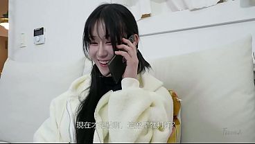 Korea – Cewek Lajang Yang Ngempet Tukang Servis Di Antara Pahanya