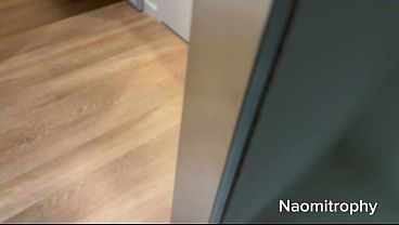 Liburan Ngewe Bareng Kakak Tiri – Naomi Noel