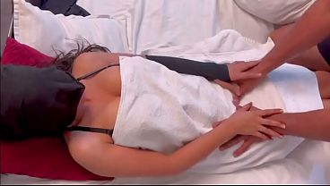 Desi Indian Bhabhi Punya Memek Sempit Digenjot Keras Sama Devar, Video Bokep Babhi Cantik Viral Pakai Suara Hindi.