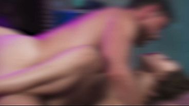 Brunet Rusia Sexy Pake Fishnets, Nikmatin Kontol Gede Di Semua Posisi Erotik