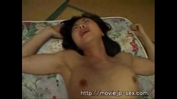 Pasangan Asia Lagi Main-main Di Ranjang, Nafsu Panas Bikin Badan Saling Merapat.