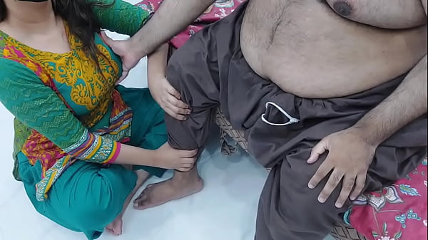 Cewek India Anak Tiri Lagi Pijat Kaki Gue Sambil Gue Remas Tete, Panas Banget, Suara Hindi Kotor Jelas.