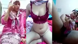 Yani Hijab Lepas, Siap Nampang, Bebas Crot Tanpa Batas