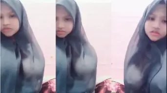 Abg Jilbab Hitam Tobret, Utingnya Kelihatan Jelas Bikin Makin Greget