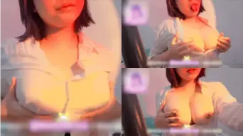 Kak Bulan, Muka Manis Imut, Tapi Toketnya Brutal Bikin Ngiler.