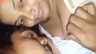 Kakak Adik Tiri Seru-seruan Bikin Video Mesum Di Rumah