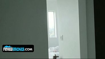 Blonde Montok Daisy Stone Dijilat Dan Dimuntahin Sama Abang Tiri Yang Horny